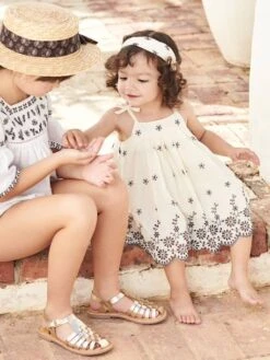Ensemble Bébé Robe Brodée, Bloomer Et Bandeau Assorti -Cyrillus || PETIT BATEAU || MINNIE Soldes Boutique ensemble bebe robe brodee bloomer et bandeau assorti 8