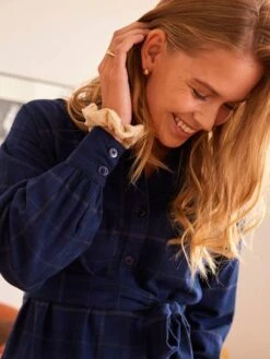 Robe-chemisier Carreaux Courte Grossesse Et Allaitement 12 Robe-chemisier Carreaux Courte Grossesse Et Allaitement -Cyrillus || PETIT BATEAU || MINNIE Soldes Boutique robe chemisier carreaux courte grossesse et allaitement 3