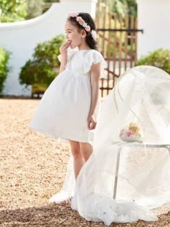 Robe De Cérémonie Détails Broderie Anglaise Fille -Cyrillus || PETIT BATEAU || MINNIE Soldes Boutique robe de ceremonie details broderie anglaise fille 4