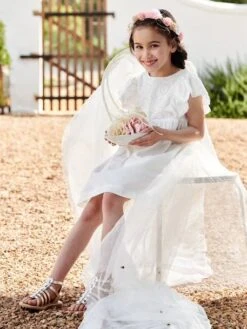 Robe De Cérémonie Détails Broderie Anglaise Fille -Cyrillus || PETIT BATEAU || MINNIE Soldes Boutique robe de ceremonie details broderie anglaise fille 7