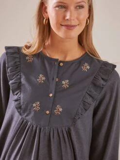 Robe Plastron Brodé Grossesse Et Allaitement En Flanelle -Cyrillus || PETIT BATEAU || MINNIE Soldes Boutique robe plastron brode grossesse et allaitement en flanelle 5